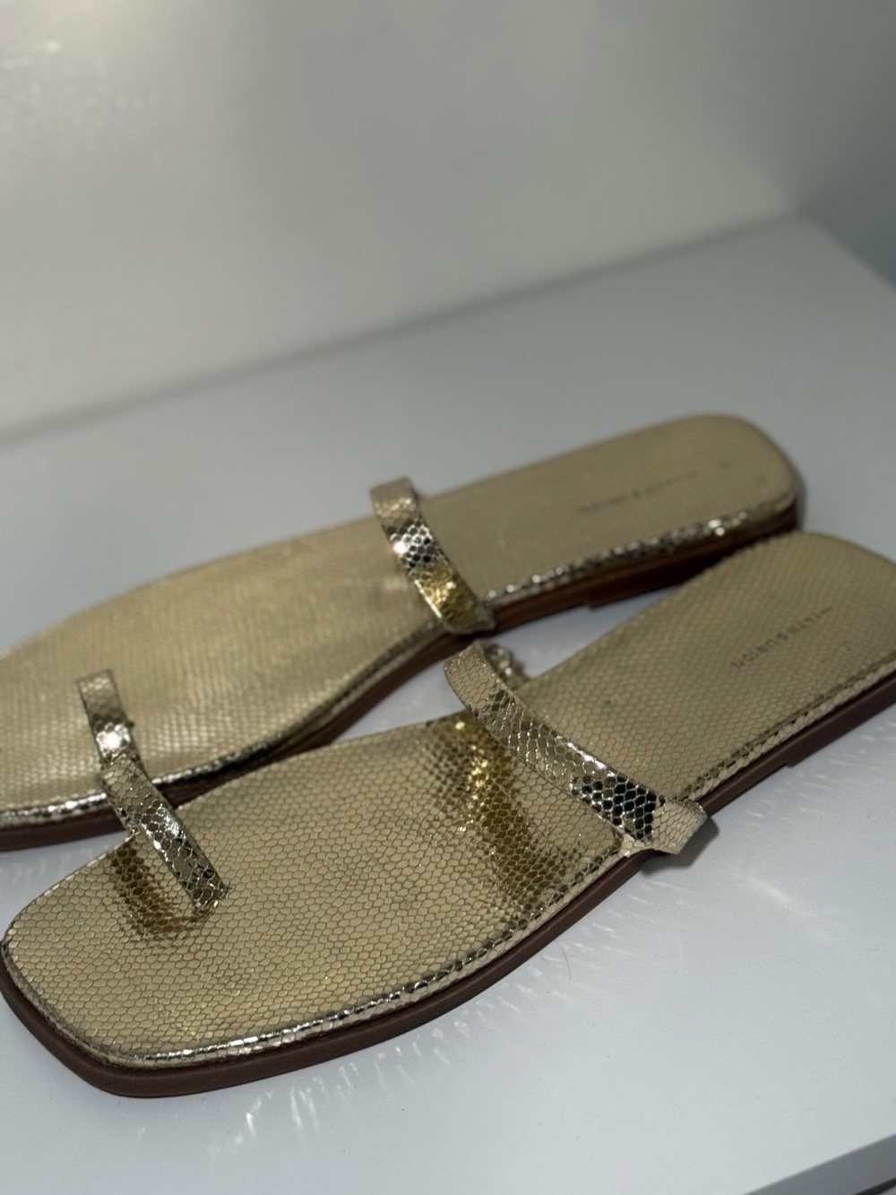 New ! Gold Metallic Toe-Loop Slide Sandals for Women Size 10 Cece 14th & Union - Picture 2 of 4